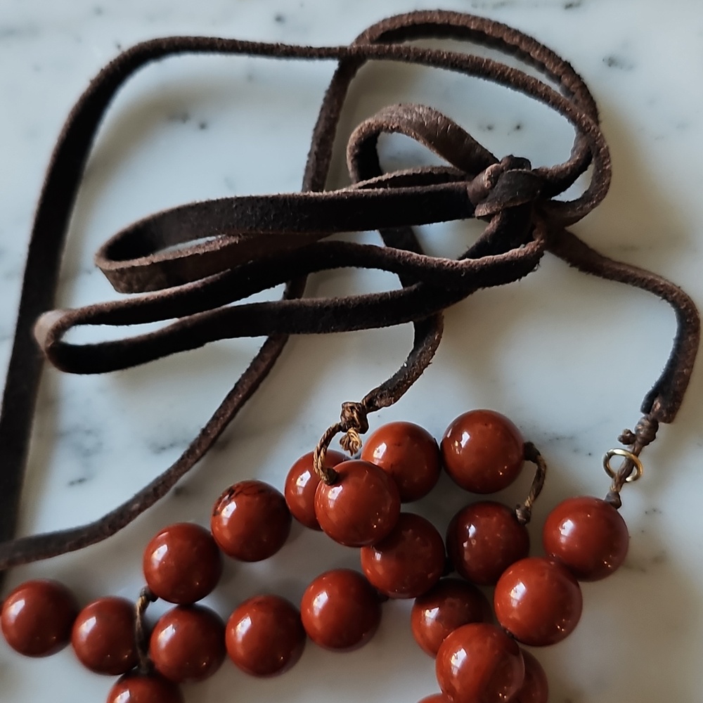 Vintage Red Jasper Hand-knotted Beaded Necklace - Picture 4 of 7